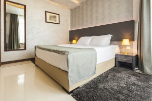 mirror-bedroom